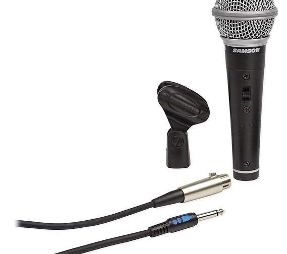 Samson R21S handheld dynamic vocal microphone with XLR cable and clip